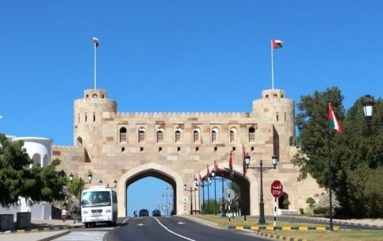  سلطنة عمان تفرض حظرًا جزئيًا شاملًا لمواجهة كورونا