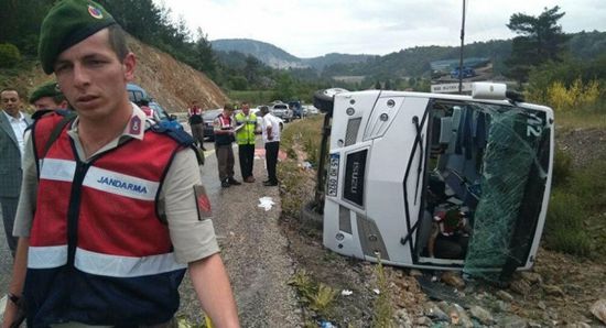  إصابة 7 أشخاص في انقلاب حافلة بروسيا