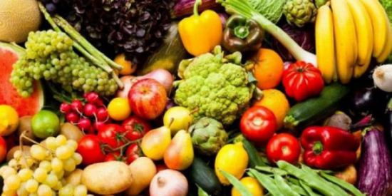 ثبات أسعار الخضروات والفواكه بأسواق عدن اليوم الأحد