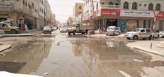 طفح الصرف الصحي يلازم شوارع عتق