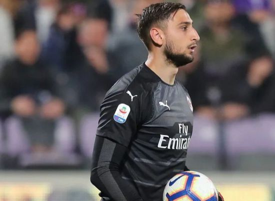 دوناروما يحدد وجهته بعد رحيله من ميلان