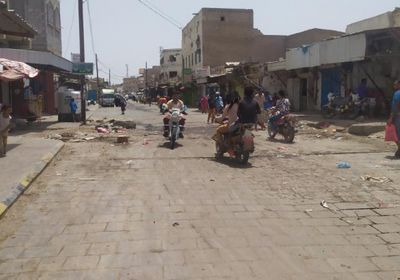 حملة للقضاء على استحداثات البناء في شوارع الحوطة