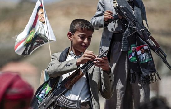  الحوثي يوظف أطفال صنعاء سياسيًّا ردًا على إدراج المليشيات بقائمة الانتهاكات