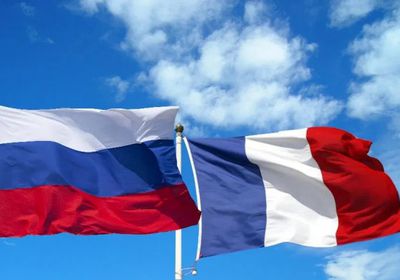 فرنسا تضيف روسيا للقائمة الحمراء بسبب كورونا