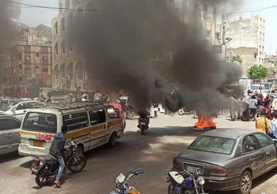 فساد مليشيات الشرعية يؤجج التظاهرات في تعز