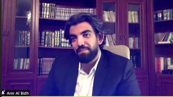 البيض: الشرعية تتهرب من اتفاق الرياض بأعذار أمنية