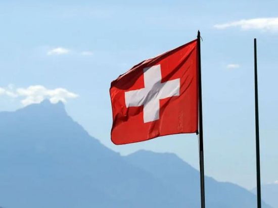 سويسرا تسمح بدخول الخليجيين المطعمين بلقاح كورونا