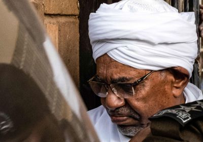 السودان.. ضبط هواتف بحوزة البشير تحوي معلومات خطيرة