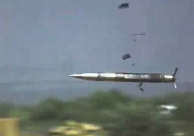 نقطة إخوانية تقصف سقام بقذيفة دبابة لترويع المتظاهرين