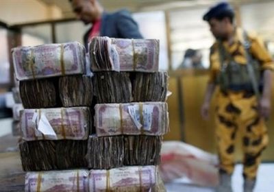 مليشيا الحوثي تُصادر العملة المحلية من المُسافرين