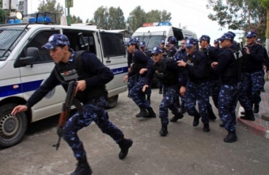  الأمن الفلسطيني يعتدي مجددًا على محتجين برام الله وبيت لحم