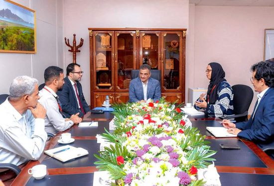 لملس يطلع على برامج تعزيز الخبرات القانونية للفرق الأمنية