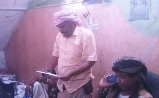 ممثلو "انتقالي المحفد" يرصدون صرف الحوالات الطارئة