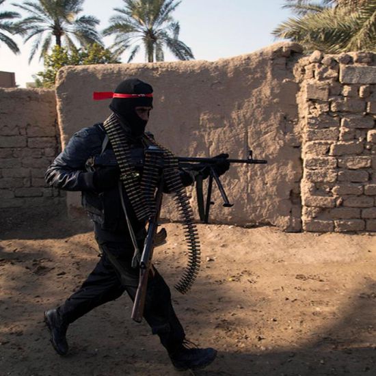 شاهد.. مقطع يكشف عن تعذيب المليشيات لمواطن عراقي