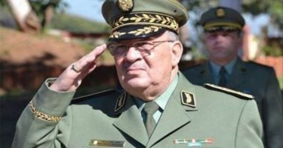 الجيش الجزائري: نحذر المتعطشين للسلطة من المساس بأمن البلاد