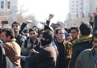 قوات الأمن الإيرانية تطلق الرصاص على محتجين بمدينة آبدانان