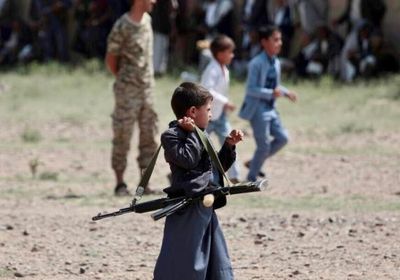 حرب وقودها "الصغار".. الحوثي يجند نصف مليون طفل
