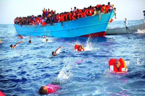 غرق 7 أشخاص وفقدان 9 مهاجرين غير شرعيين قرابة إيطاليا