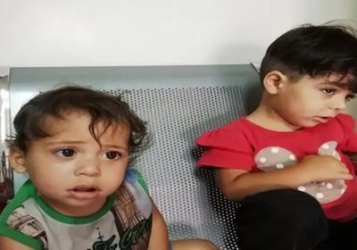 بجوارهما رسالة.. سوري يترك طفلتيه في المشفى لتعثره المادي