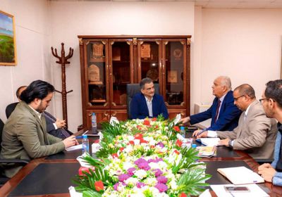 لملس ووفد وزاري يضعان خارطة لإصلاح قطاع الخدمات