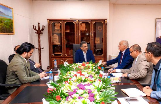 لملس ووفد وزاري يضعان خارطة لإصلاح قطاع الخدمات