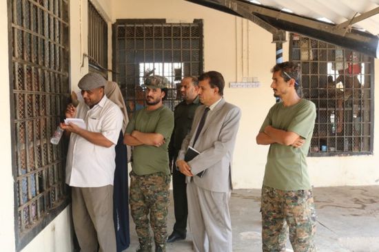 "حقوقية الانتقالي" تتفقد إصلاحية سجن المنصورة