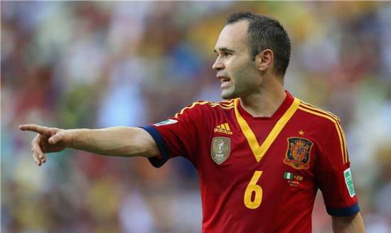 إنييستا يسترجع ذكريات مجد إسبانيا قبل مواجهة إيطاليا