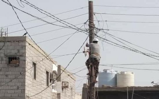 فصل الكهرباء عن المُخالفين يإحدى حارات الحوطة