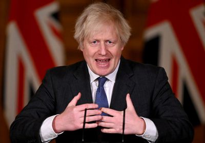 اليوم.. جونسون يعلن خططه لرفع القيود الصحية