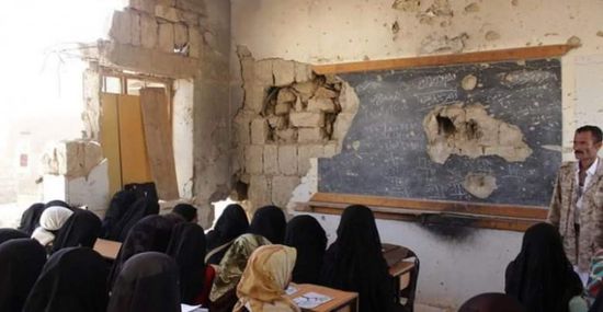 الأمية أو الحوثنة.. خيارات طلاب اليمن في مناطق المليشيات