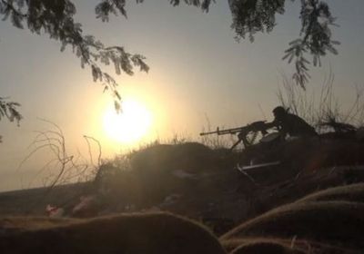 القوات المشتركة تهاجم أوكار حوثية شرق الجبلية