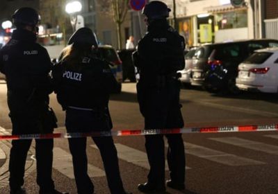 ألمانيا تبحث عن مشرد أصاب شخصا بسكين