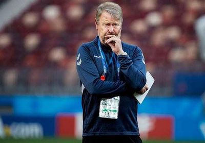 مدرب الدنمارك السابق يكشف نقاط قوة الدنمارك وانجلترا في مباراة الغد