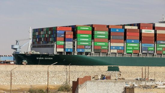  عاجل.. سفينة "إيفر جيفن" تغادر قناة السويس