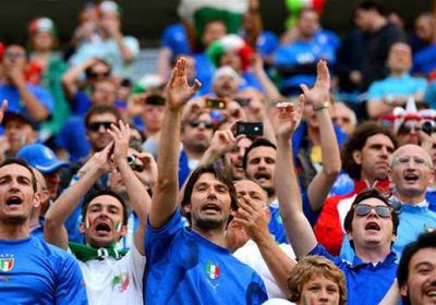 1000 مشجع إيطالي في لقاء نهائي اليورو