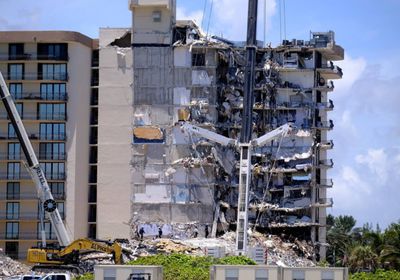 ارتفاع ضحايا مبني فلوريدا المنهار إلى 54 شخصًا