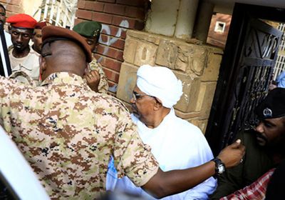 النيابة العامة بالسودان تفرج عن مقربين من البشير