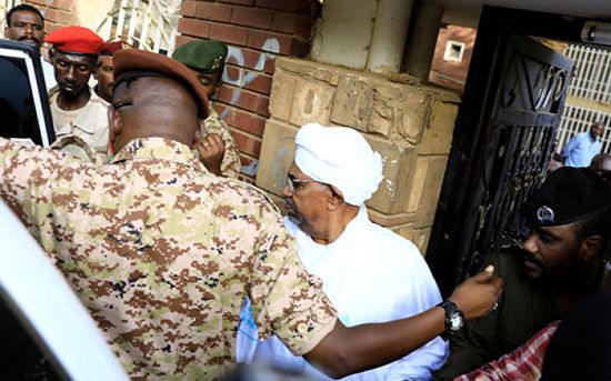 النيابة العامة بالسودان تفرج عن مقربين من البشير