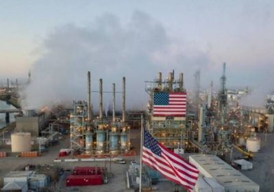 تراجع مخزونات النفط الأمريكي بأكثر من التوقعات