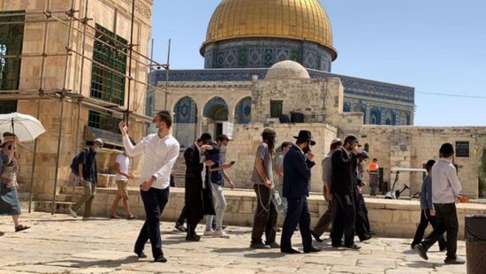 جولات استفزازية لمستوطنين يهود بالمسجد الأقصى  