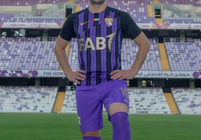 العين يعلن ضم نجم الشباب السعودي