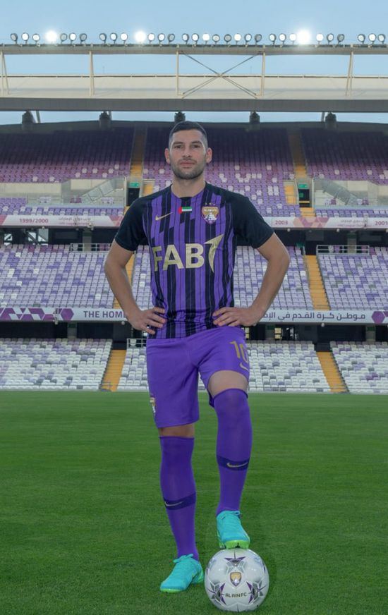 العين يعلن ضم نجم الشباب السعودي