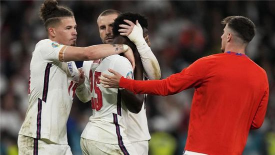 الاتحاد الإنجليزي يستنكر التعليقات العنصرية ضد لاعبي المنتخب