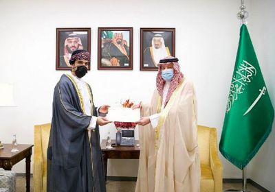 رسالة خطية من وزير خارجية سلطنة عمان إلى نظيره السعودي