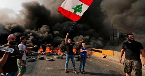 قطع طرق بلبنان احتجاجا على عرقلة تشكيل الحكومة