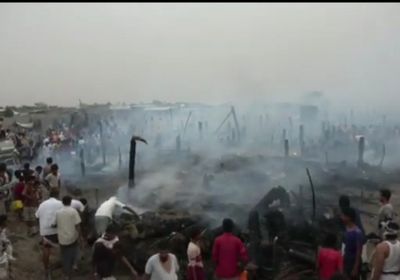 بالفيديو.. حريق يلتهم خيام النازحين في الدريهمي
