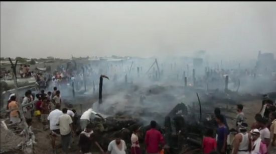 بالفيديو.. حريق يلتهم خيام النازحين في الدريهمي