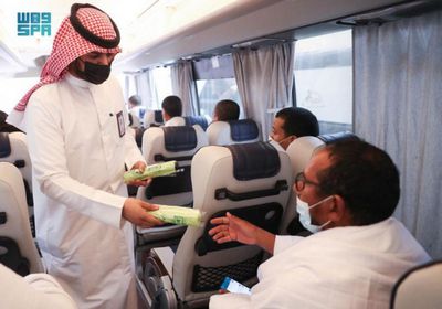 توزيع 5 آلاف مظلة شمسية على طلائع الحجاج