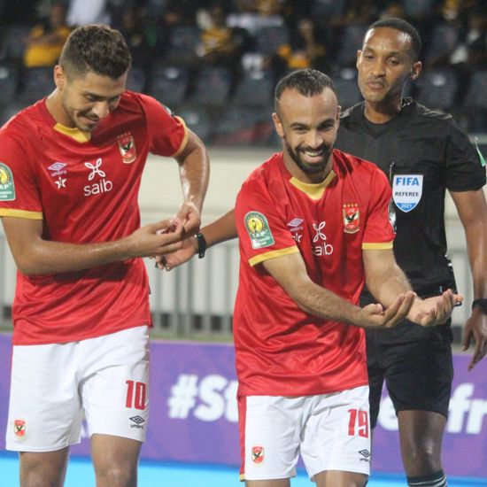 الأهلي يهزم تشيفز ويتوج بدوري أبطال إفريقيا