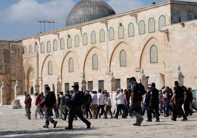 مستوطنون يهود يقتحمون المسجد الأقصى